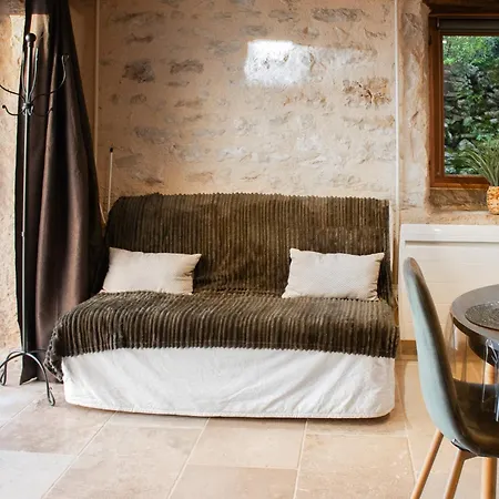 Holiday home En Pierres